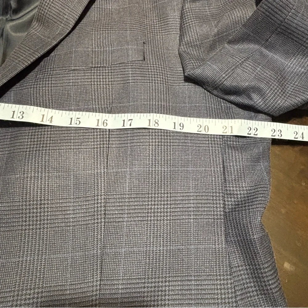 Ralph Lauren Blue Plaid Mens Blazer Size 44R 52% silk-sole and 48% wool-laine